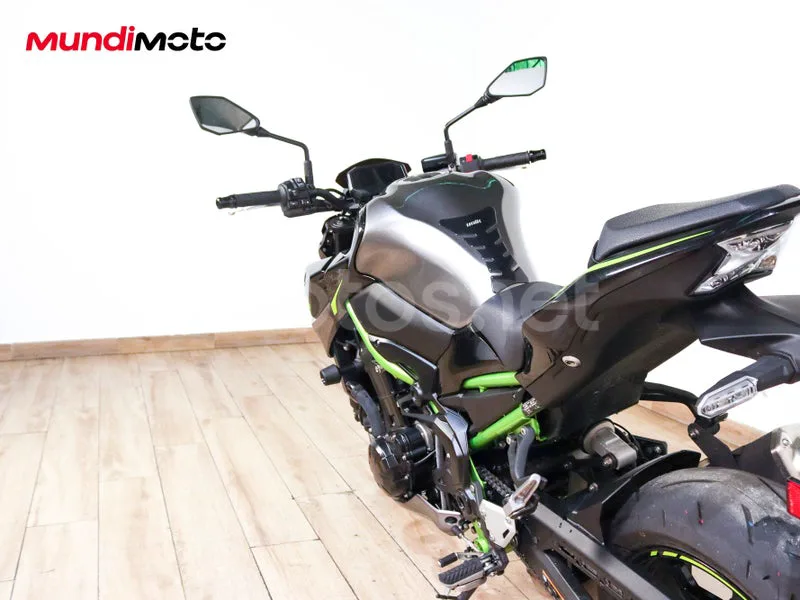 Kawasaki Z900 - Vista 9