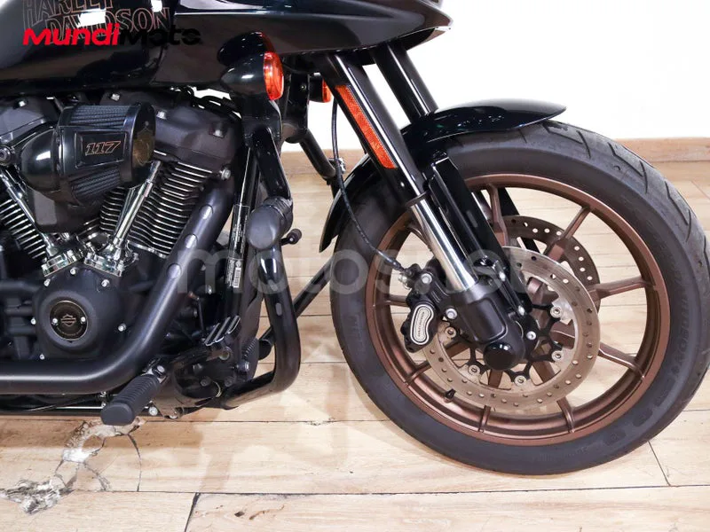 Harley-Davidson Softail Standard - Vista 35