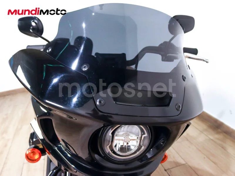 Harley-Davidson Softail Standard - Vista 5