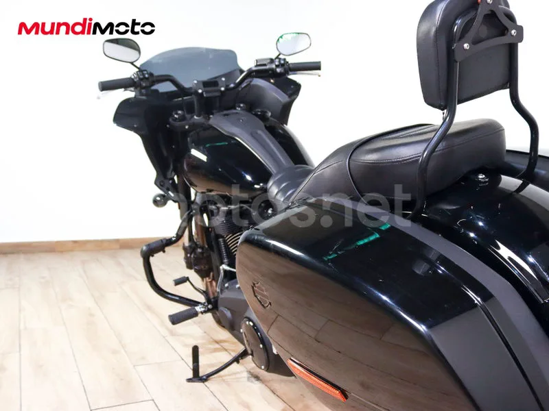 Harley-Davidson Softail Standard - Vista 9