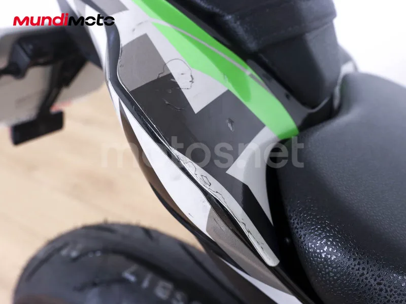 Kawasaki Z900 - Vista 14