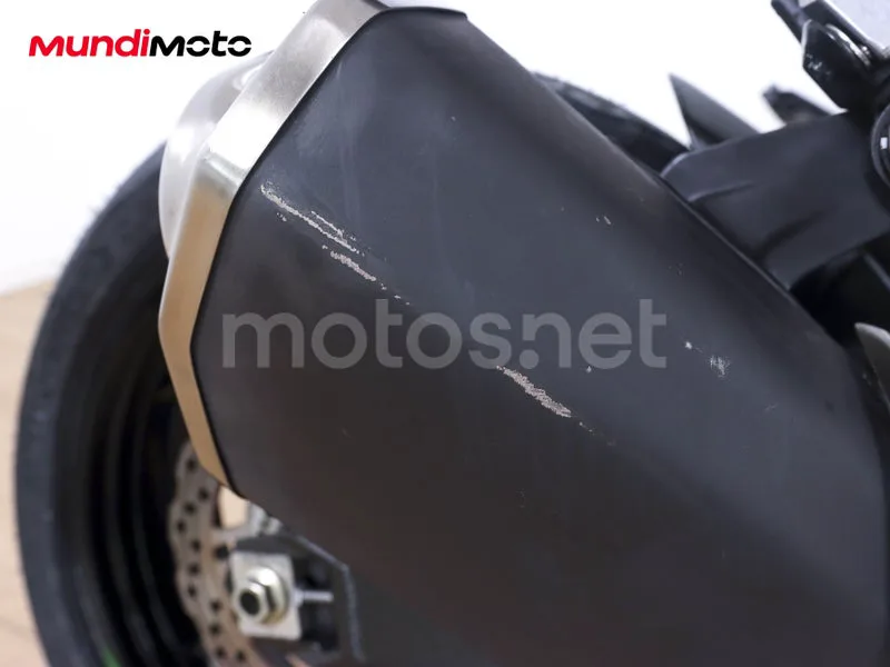 Kawasaki Z900 - Vista 16