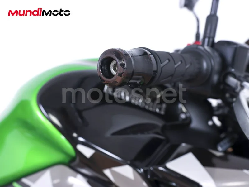 Kawasaki Z900 - Vista 20