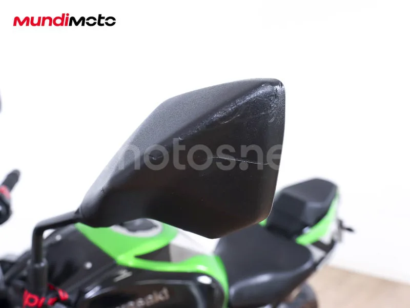Kawasaki Z900 - Vista 21
