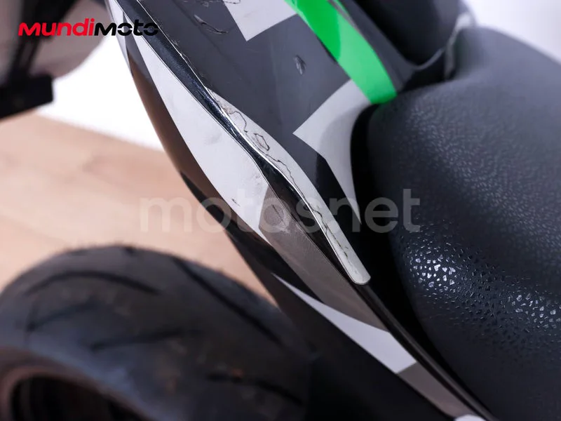 Kawasaki Z900 - Vista 27