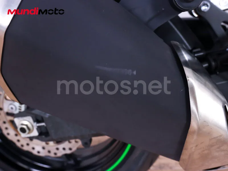 Kawasaki Z900 - Vista 33