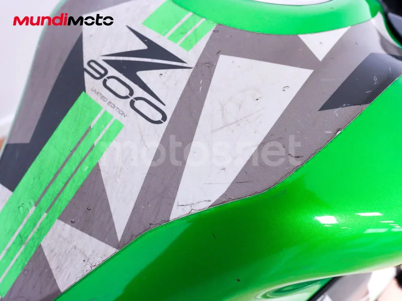 Kawasaki Z900 - Vista 38