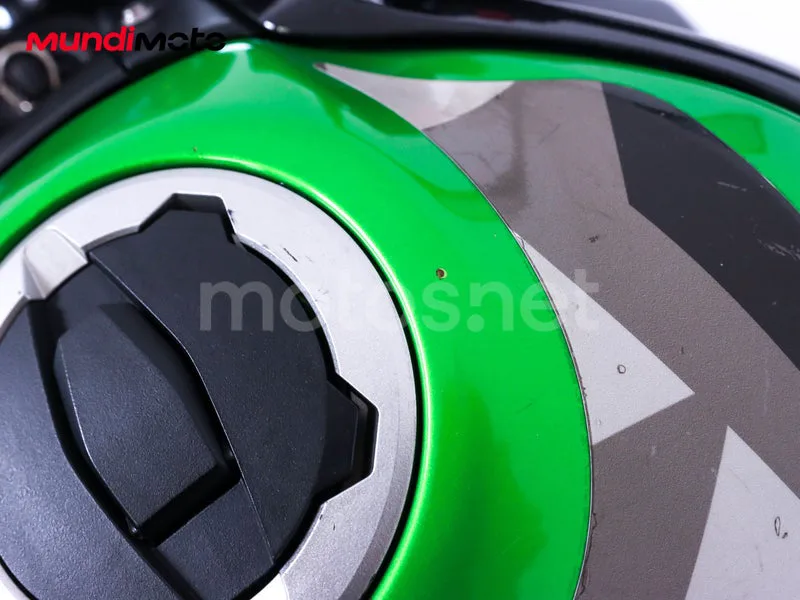 Kawasaki Z900 - Vista 64