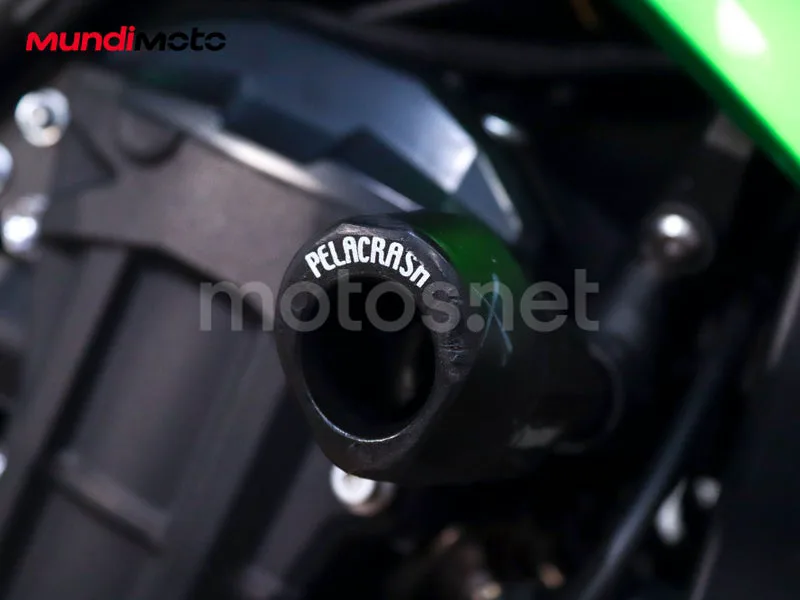 Kawasaki Z900 - Vista 66