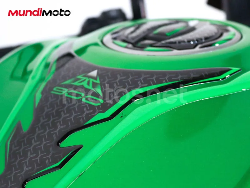Kawasaki Z900 - Vista 70