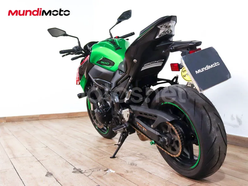 Kawasaki Z900 - Vista 8