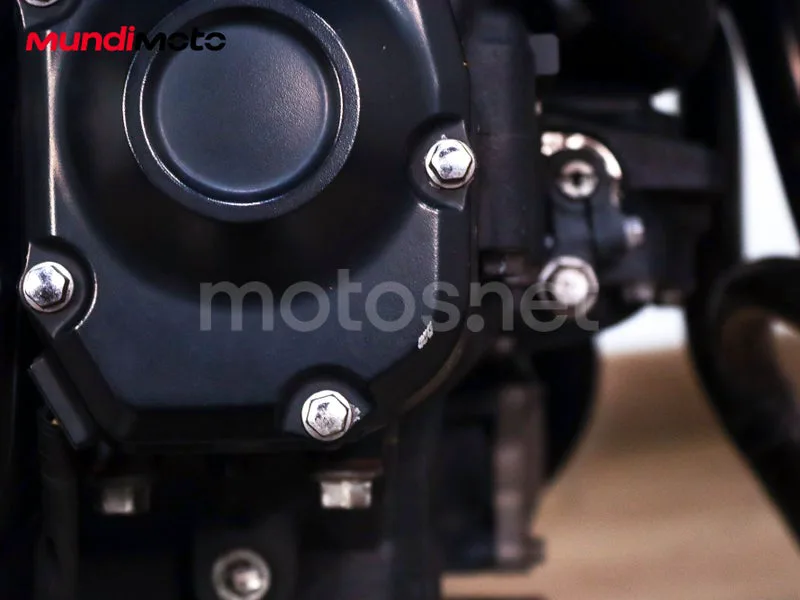 Kawasaki Z900 - Vista 71