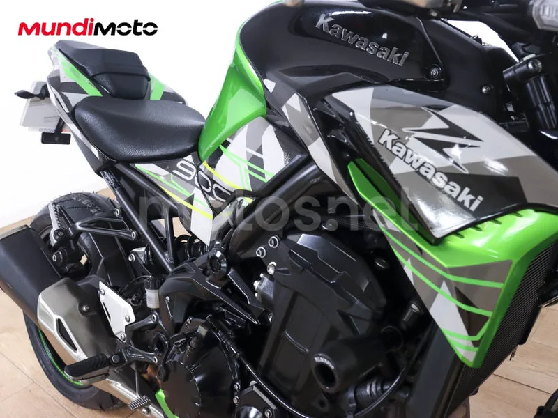 Kawasaki Z900 - Vista 85
