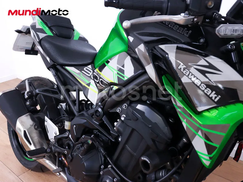 Kawasaki Z900 - Vista 88