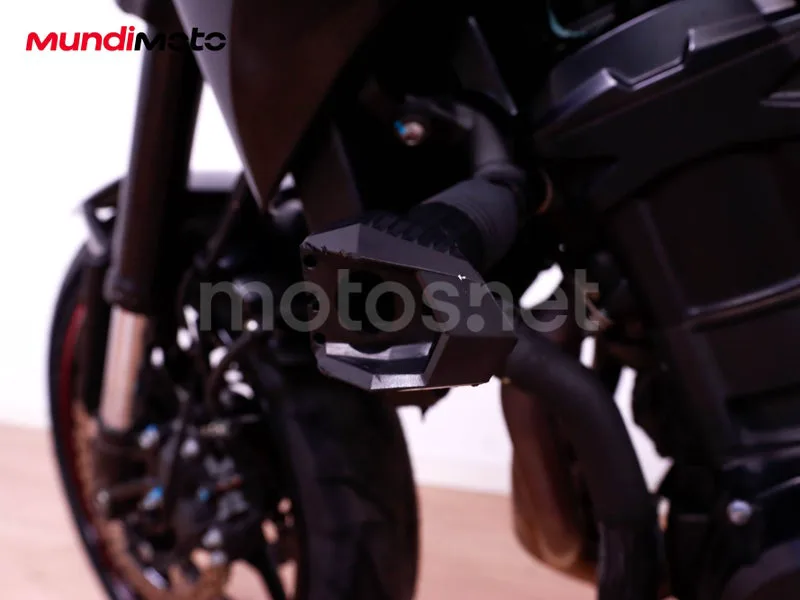 Kawasaki Z900 - Vista 15