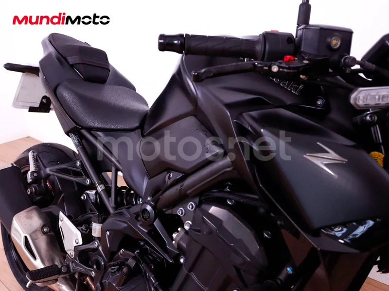 Kawasaki Z900 - Vista 19