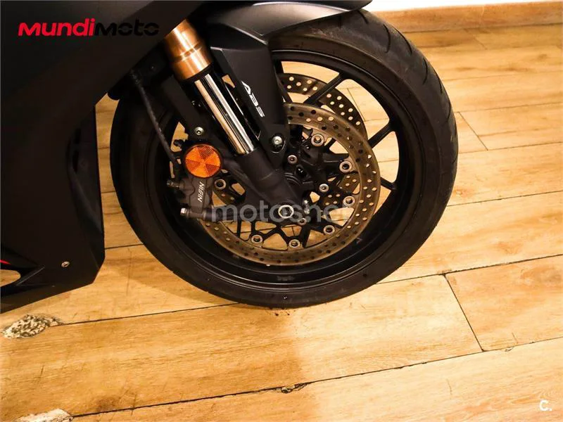 Honda CBR500R - Vista 57