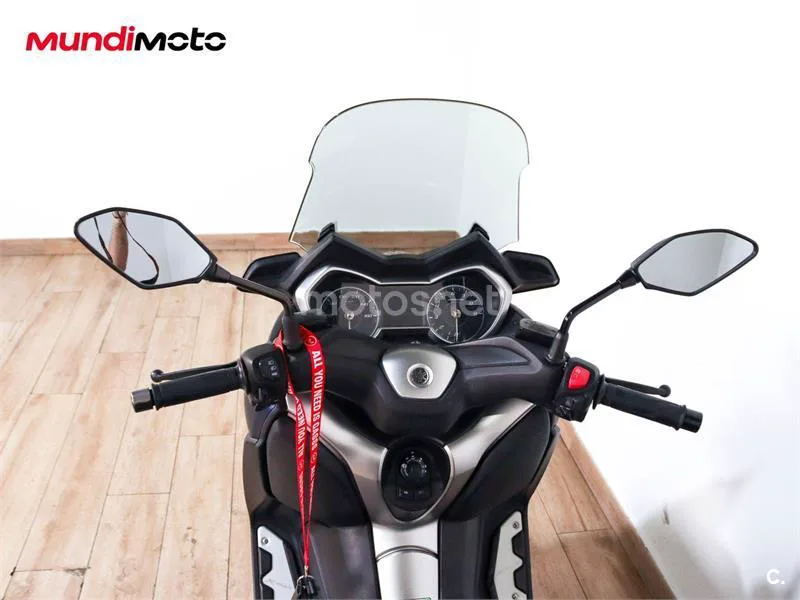 Yamaha XMAX 300 - Vista 11