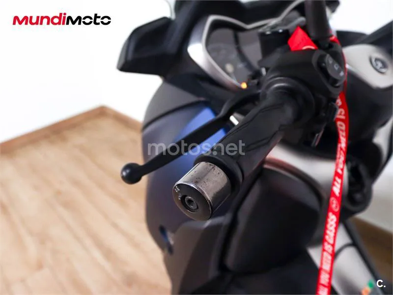 Yamaha XMAX 300 - Vista 17