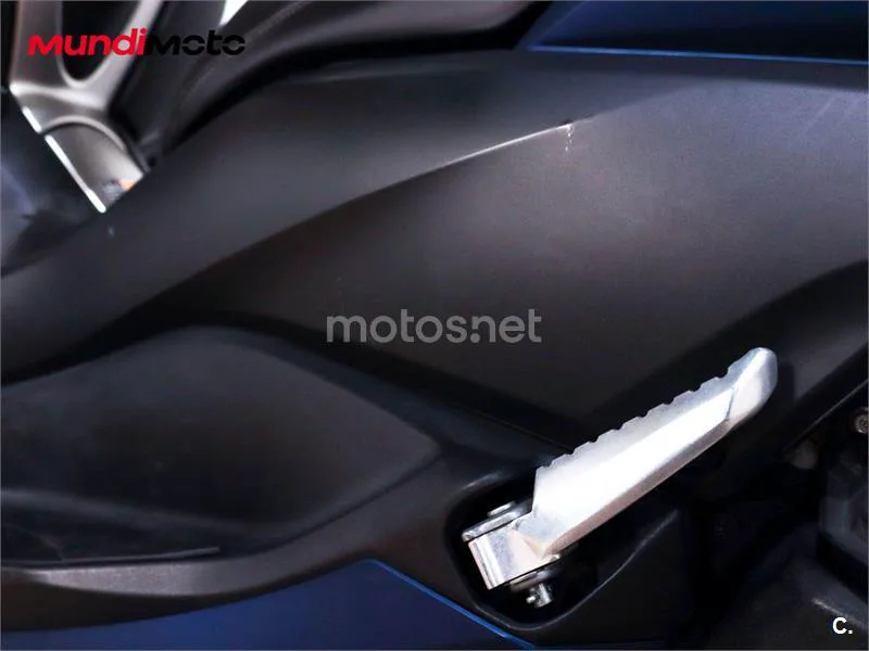 Yamaha XMAX 300 - Vista 24