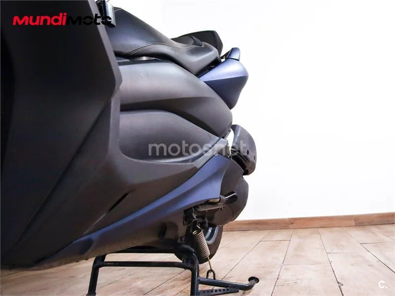 Yamaha XMAX 300 - Vista 10