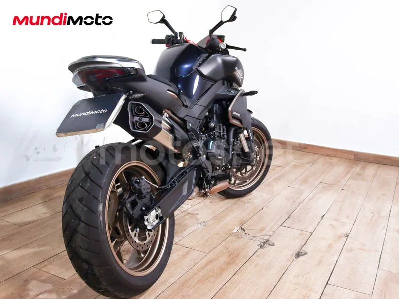 CFMOTO 800NK Advanced - Vista 3