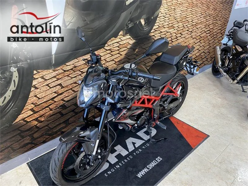 Benelli BN 125 - Vista 11