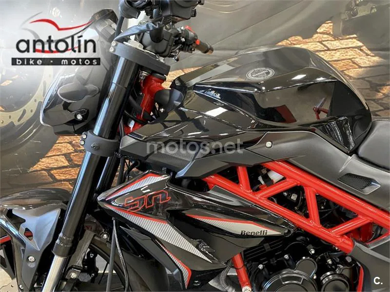 Benelli BN 125 - Vista 19