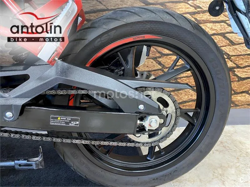 Benelli BN 125 - Vista 21