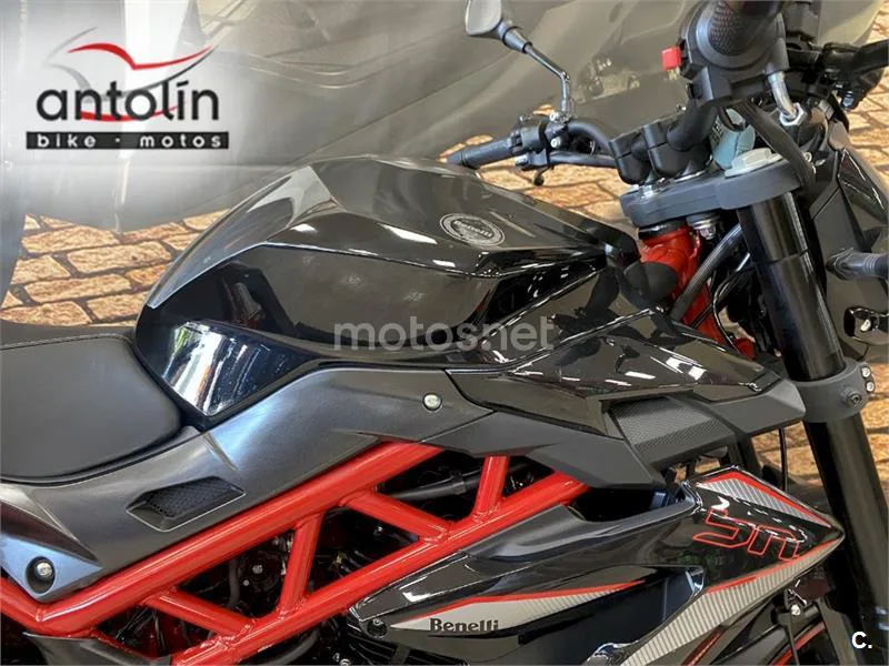 Benelli BN 125 - Vista 4