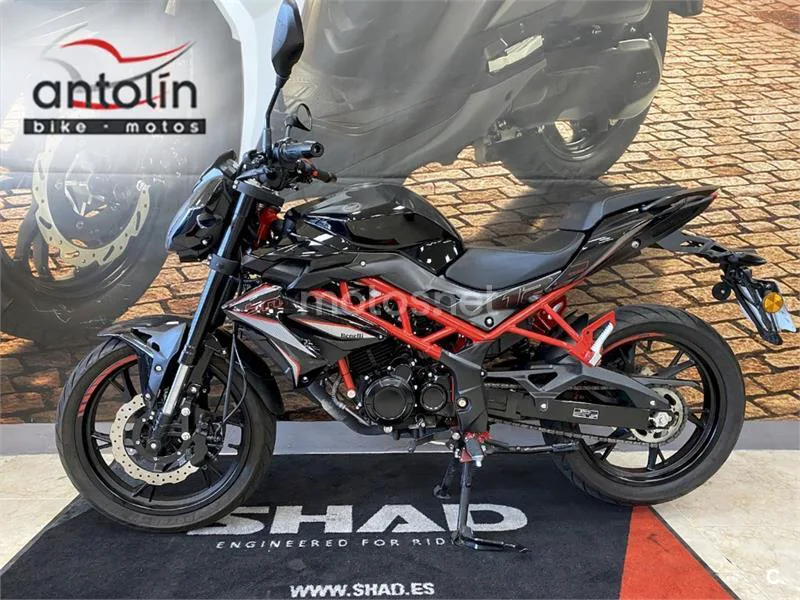 Benelli BN 125 - Vista 8