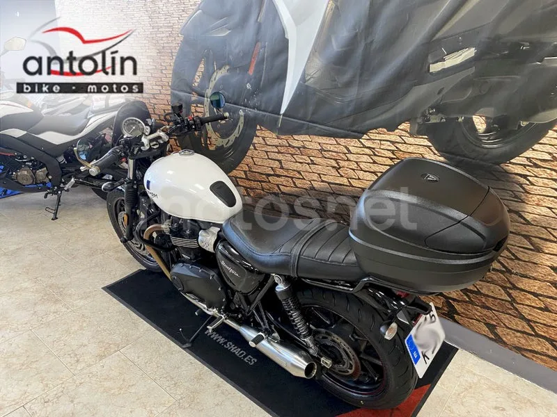 Triumph Street Twin - Vista 11