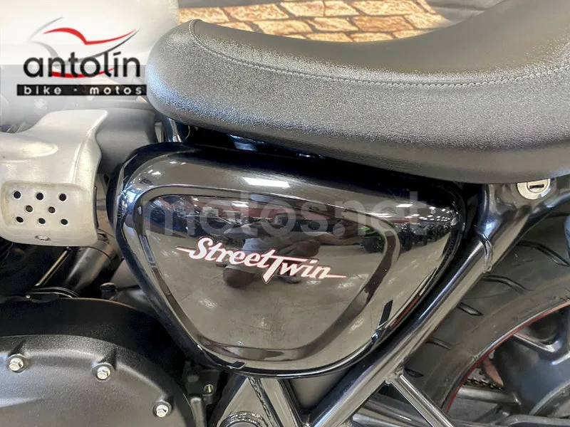 Triumph Street Twin - Vista 17