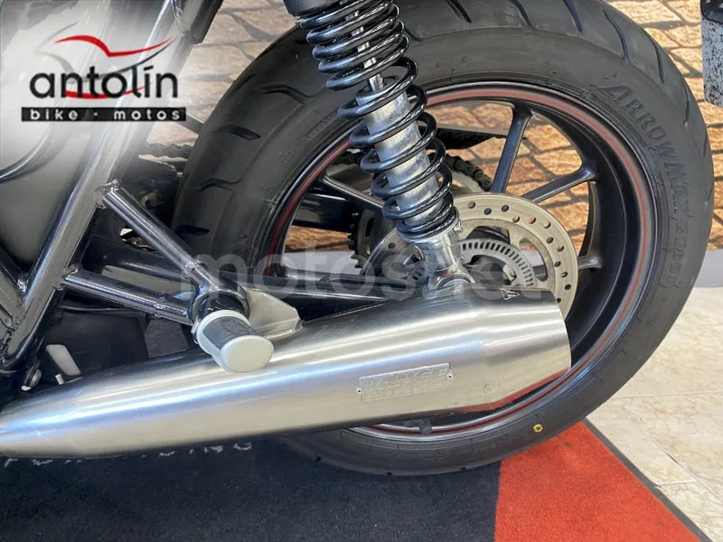 Triumph Street Twin - Vista 19
