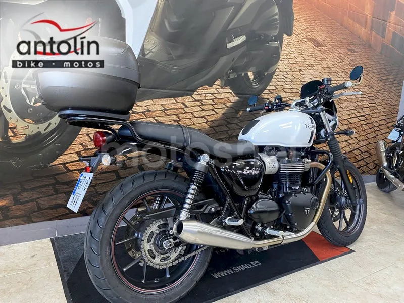 Triumph Street Twin - Vista 3