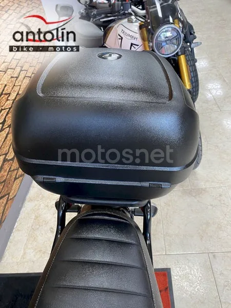 Triumph Street Twin - Vista 23