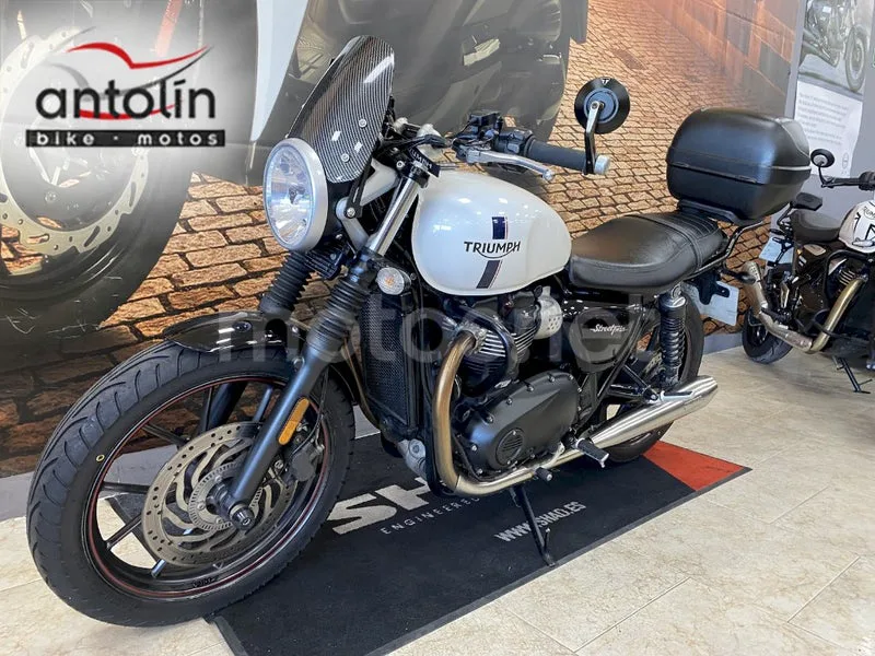 Triumph Street Twin - Vista 10