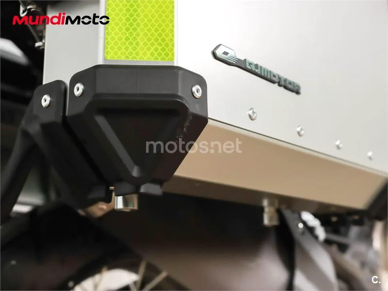 QJ Motor SRT 700 X - Vista 21