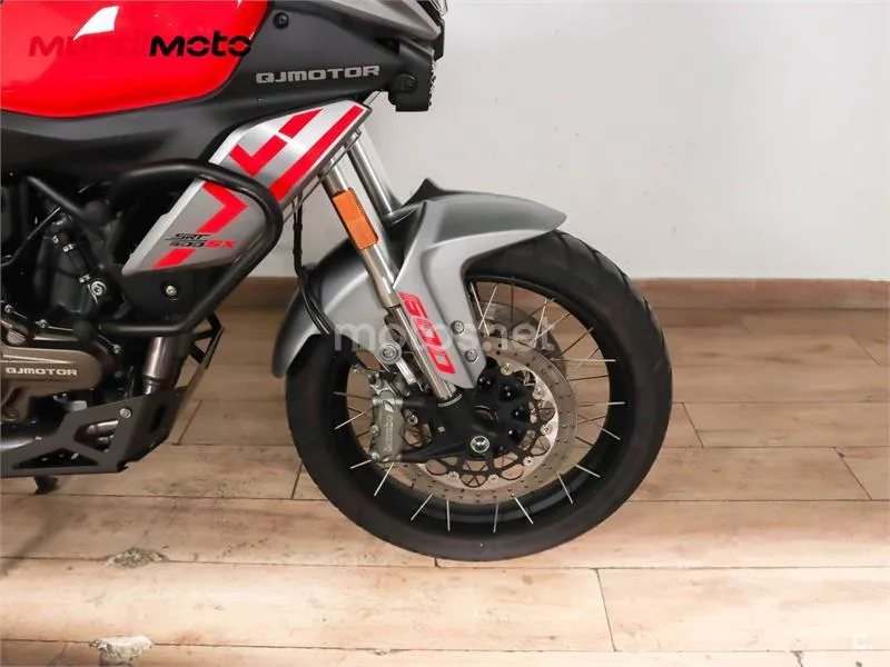 QJ Motor SRT 700 X - Vista 23