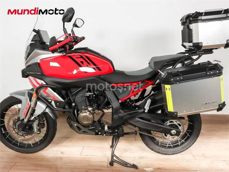 QJ Motor SRT 700 X - Vista 6