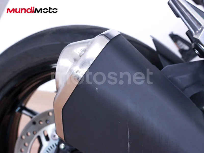 Kawasaki Z900 - Vista 13