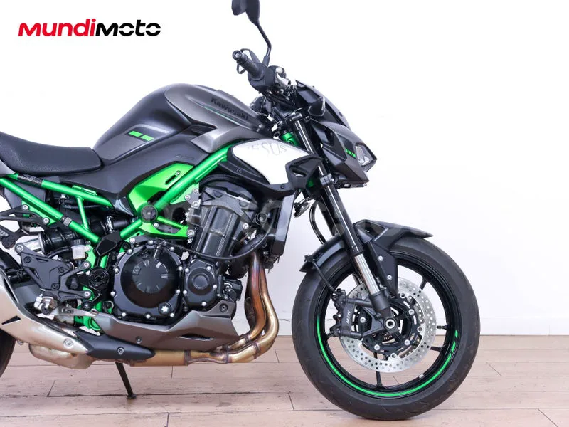 Kawasaki Z900 - Vista 14