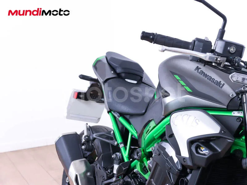 Kawasaki Z900 - Vista 15
