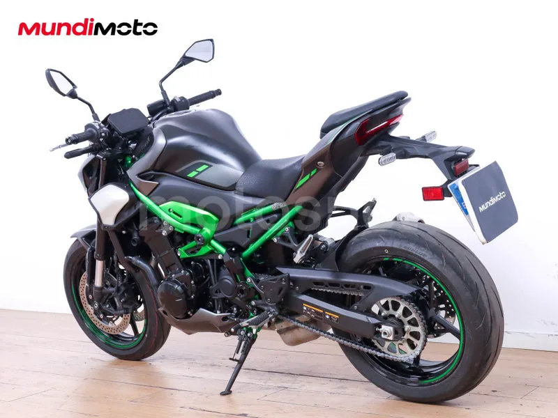 Kawasaki Z900 - Vista 8