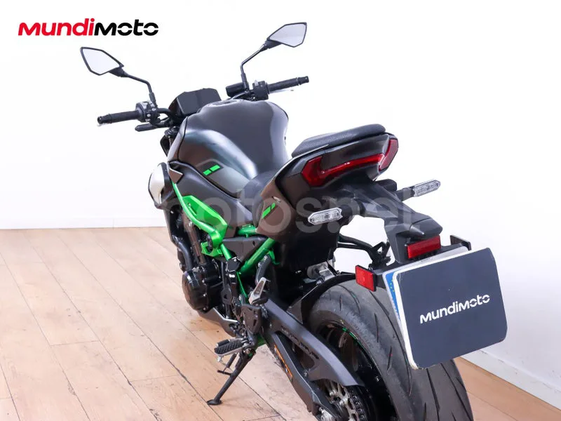 Kawasaki Z900 - Vista 9