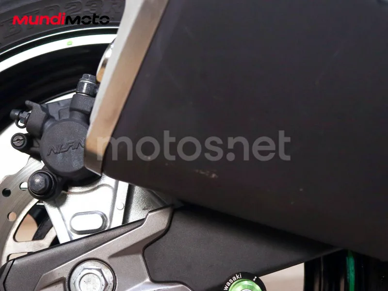 Kawasaki Z800 - Vista 18