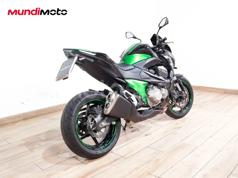 Kawasaki Z800 - Vista 3