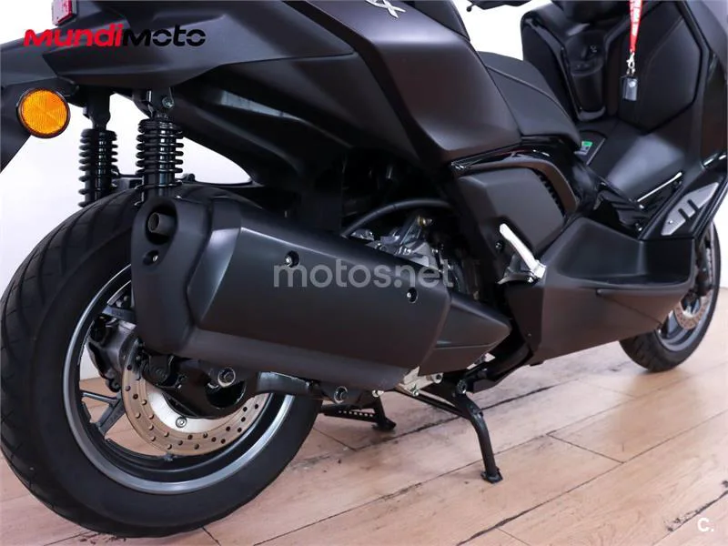 Yamaha XMAX 300 - Vista 4