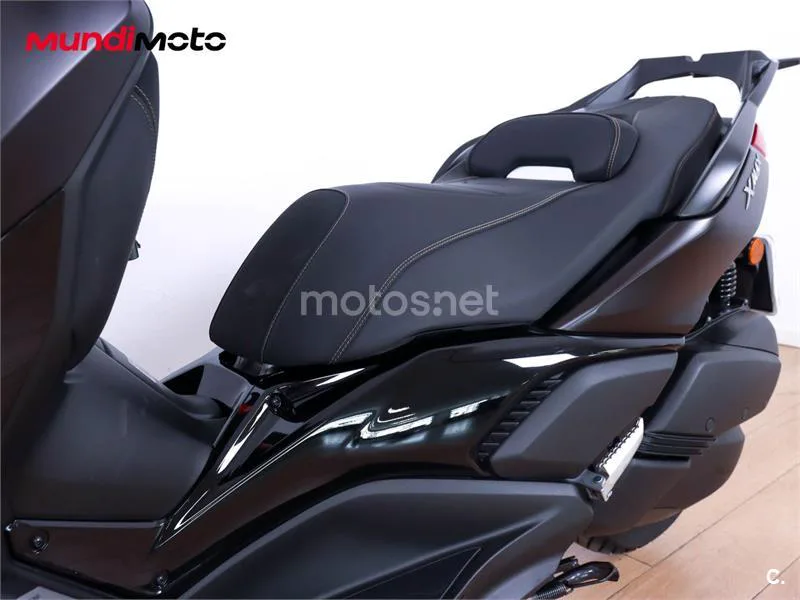 Yamaha XMAX 300 - Vista 10