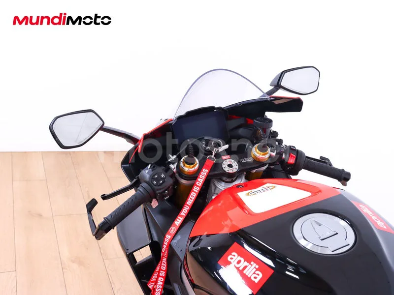 Aprilia RSV4 - Vista 11